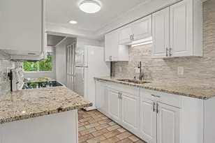 4890 Bay St NE, Saint Petersburg, FL 33703 - Photo 8