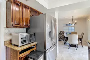 5126 Rolling Hills Ct, Tampa, FL 33617 - Photo 16