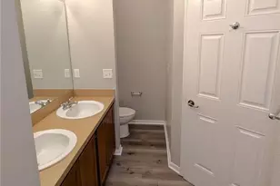 8319 King Blossom Ct, Tampa, FL 33615 - Photo 20