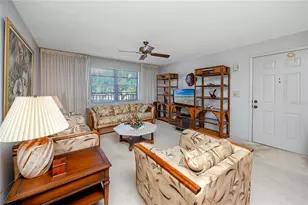 8174 Terrace Garden Dr N, Saint Petersburg, FL 33709 - Photo 10
