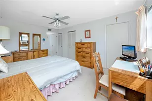 8174 Terrace Garden Dr N, Saint Petersburg, FL 33709 - Photo 30