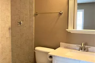 601 Casabella Cir, Tampa, FL 33609 - Photo 8