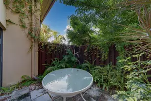 890 N Village Dr N, Saint Petersburg, FL 33716 - Photo 28