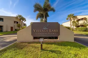 890 N Village Dr N, Saint Petersburg, FL 33716 - Photo 2