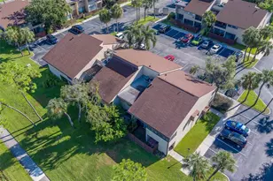 890 N Village Dr N, Saint Petersburg, FL 33716 - Photo 36