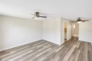 8305 111th St, Seminole, FL 33772 - Photo 6