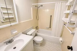 8305 111th St, Seminole, FL 33772 - Photo 10