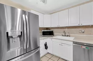 3443 21st St N, Saint Petersburg, FL 33713 - Photo 10