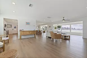501 22nd Ave SE, Saint Petersburg, FL 33705 - Photo 2
