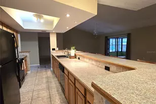 812 Sandalwood Dr, Plant City, FL 33563 - Photo 8