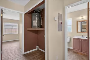 8407 N 10th St, Tampa, FL 33604 - Photo 10