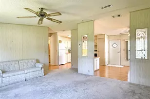 4550 Charter St, Zephyrhills, FL 33542 - Photo 6