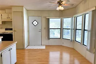 4550 Charter St, Zephyrhills, FL 33542 - Photo 4
