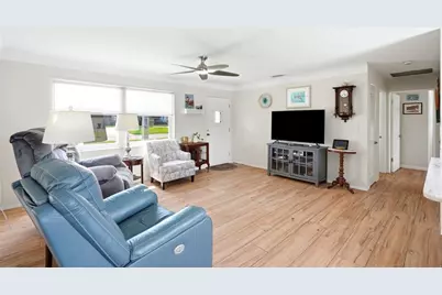 4822 60th Way N, Kenneth City, FL 33709 - Photo 4