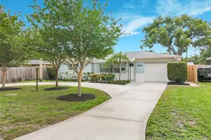 2926 28th Ave N, Saint Petersburg, FL 33713 - Photo 1