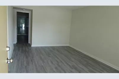 8100 Dr Martin Luther King Jr Street N #105, Saint Petersburg, FL 33702 - Photo 2