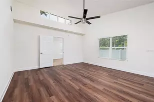 2223 W Harbor Dr S, Saint Petersburg, FL 33705 - Photo 12