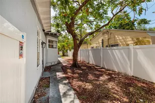 2223 W Harbor Dr S, Saint Petersburg, FL 33705 - Photo 26