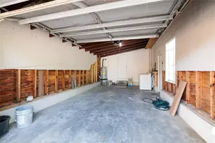 2223 W Harbor Dr S, Saint Petersburg, FL 33705 - Photo 24
