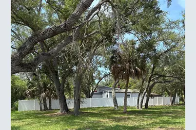 2223 W Harbor Drive S, Saint Petersburg, FL 33705 - Photo 32