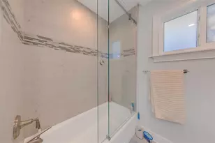 196 Overbrook Dr E, Largo, FL 33770 - Photo 30