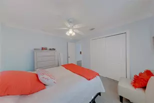 196 Overbrook Dr E, Largo, FL 33770 - Photo 24
