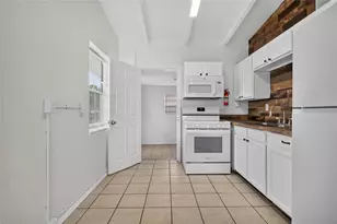 7508 N Thatcher Ave, Tampa, FL 33614 - Photo 8