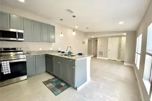8726 Mayflower Rd, Tampa, FL 33615 - Photo 6