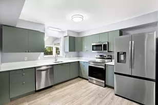 107 47th Ave N, Saint Petersburg, FL 33703 - Photo 6