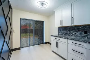 7522 Oxford Garden Cir, Apollo Beach, FL 33572 - Photo 14