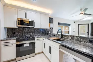 7522 Oxford Garden Cir, Apollo Beach, FL 33572 - Photo 12