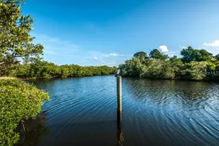 1673 Seascape Cir, Tarpon Springs, FL 34689 - Photo 4