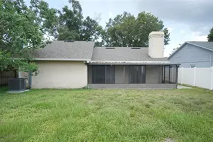 8755 Hampden Dr, Tampa, FL 33626 - Photo 32