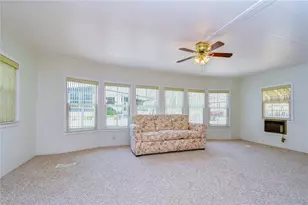 37816 Barcelona Ave, Zephyrhills, FL 33541 - Photo 10