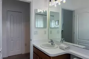 8026 Carriage Pointe Dr, Gibsonton, FL 33534 - Photo 48