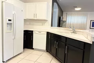 8026 Carriage Pointe Dr, Gibsonton, FL 33534 - Photo 18