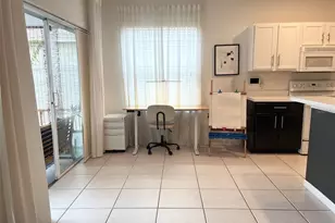 8026 Carriage Pointe Dr, Gibsonton, FL 33534 - Photo 20