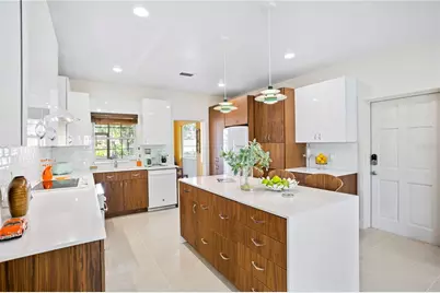 2217 Brevard Road NE, Saint Petersburg, FL 33704 - Photo 14