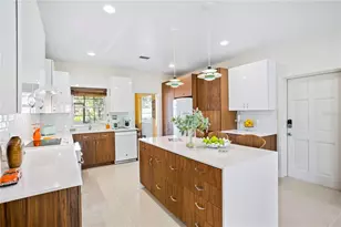 2217 Brevard Rd NE, Saint Petersburg, FL 33704 - Photo 14