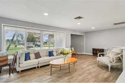 6010 Bayou Grande Boulevard NE, Saint Petersburg, FL 33703 - Photo 10