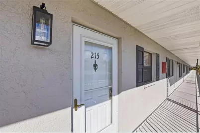 101 Lake Avenue NE #215, Largo, FL 33771 - Photo 1