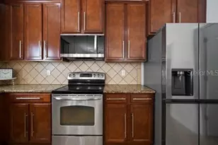 2623 Holly Bluff Ct, Plant City, FL 33566 - Photo 6