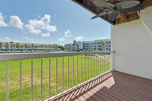 269 Madeira Cir, Saint Petersburg, FL 33715 - Photo 14
