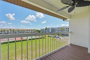 269 Madeira Cir, Saint Petersburg, FL 33715 - Photo 24