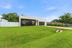 9714 Van St, Tampa, FL 33615 - Photo 2