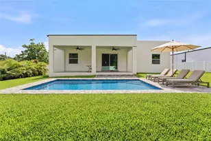 9714 Van St, Tampa, FL 33615 - Photo 8