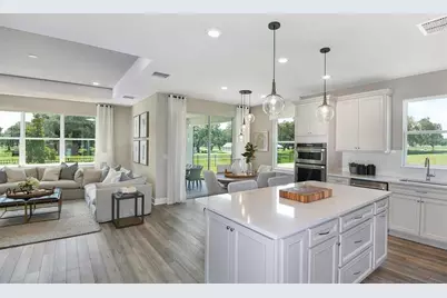 37822 Clinch Circle, Zephyrhills, FL 33540 - Photo 8