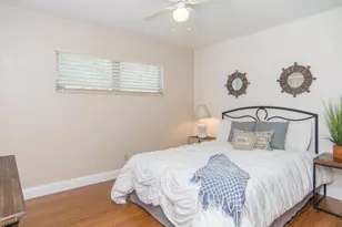 542 59th Way S, Saint Petersburg, FL 33707 - Photo 10