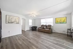 12002 Waterside Ct, Tampa, FL 33612 - Photo 18
