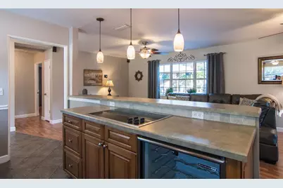 528 59th Way S, Saint Petersburg, FL 33707 - Photo 6